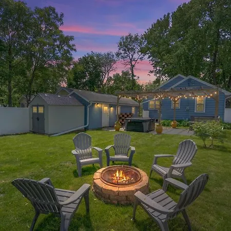 The Hideaway On Hazel- Luxury Smart Home W Hot Tub